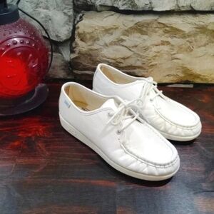 SAS Siesta Moccasins White Leather Nurse Career Soft Step Heel Sz 8 Wide